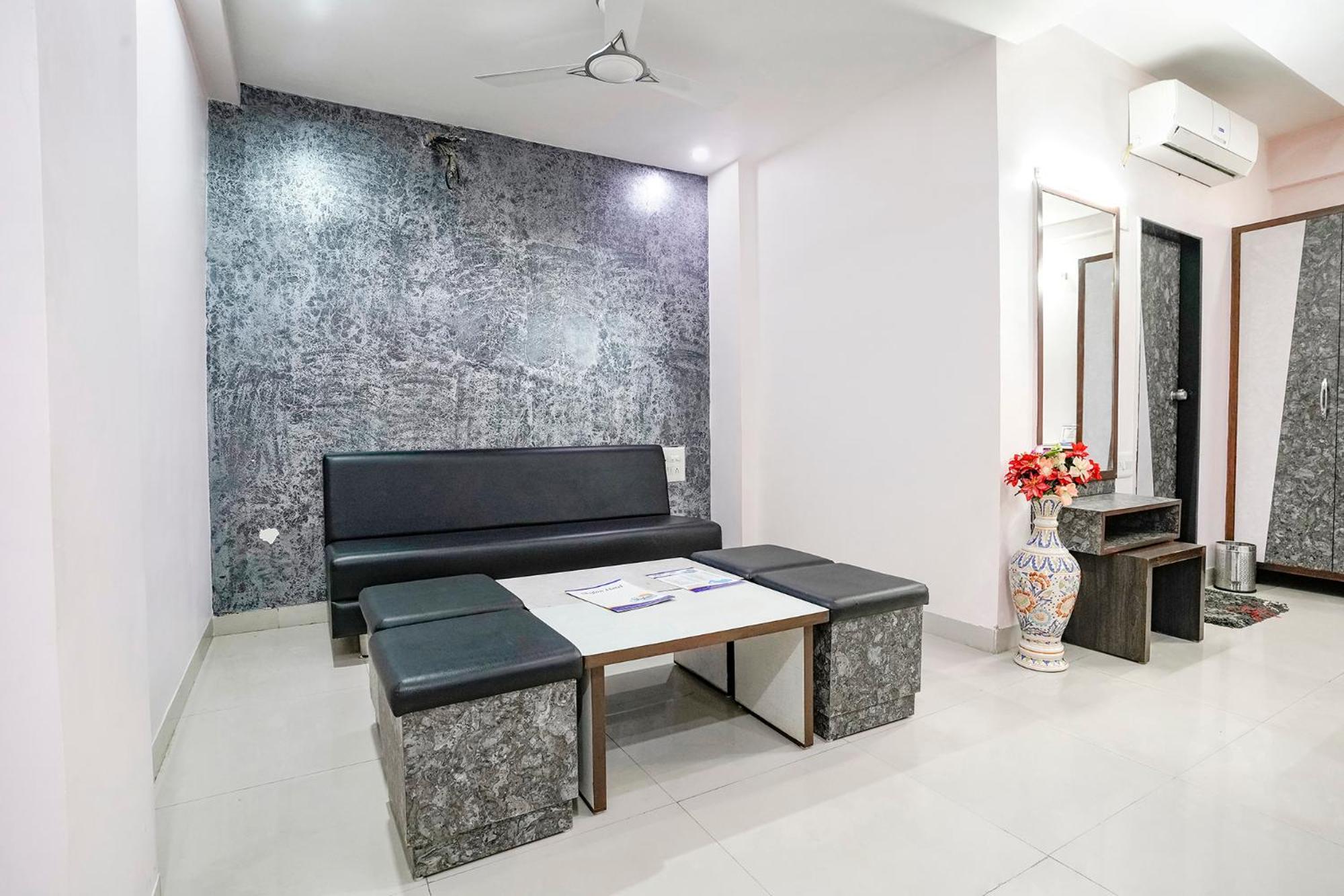 גנדהינאגר Fabhotel Skylon, Near Mahatma Mandir מראה חיצוני תמונה