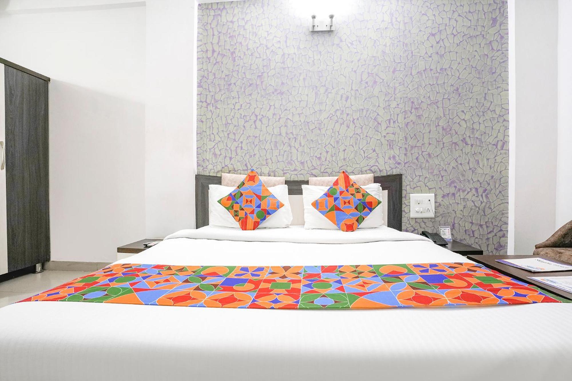 גנדהינאגר Fabhotel Skylon, Near Mahatma Mandir מראה חיצוני תמונה