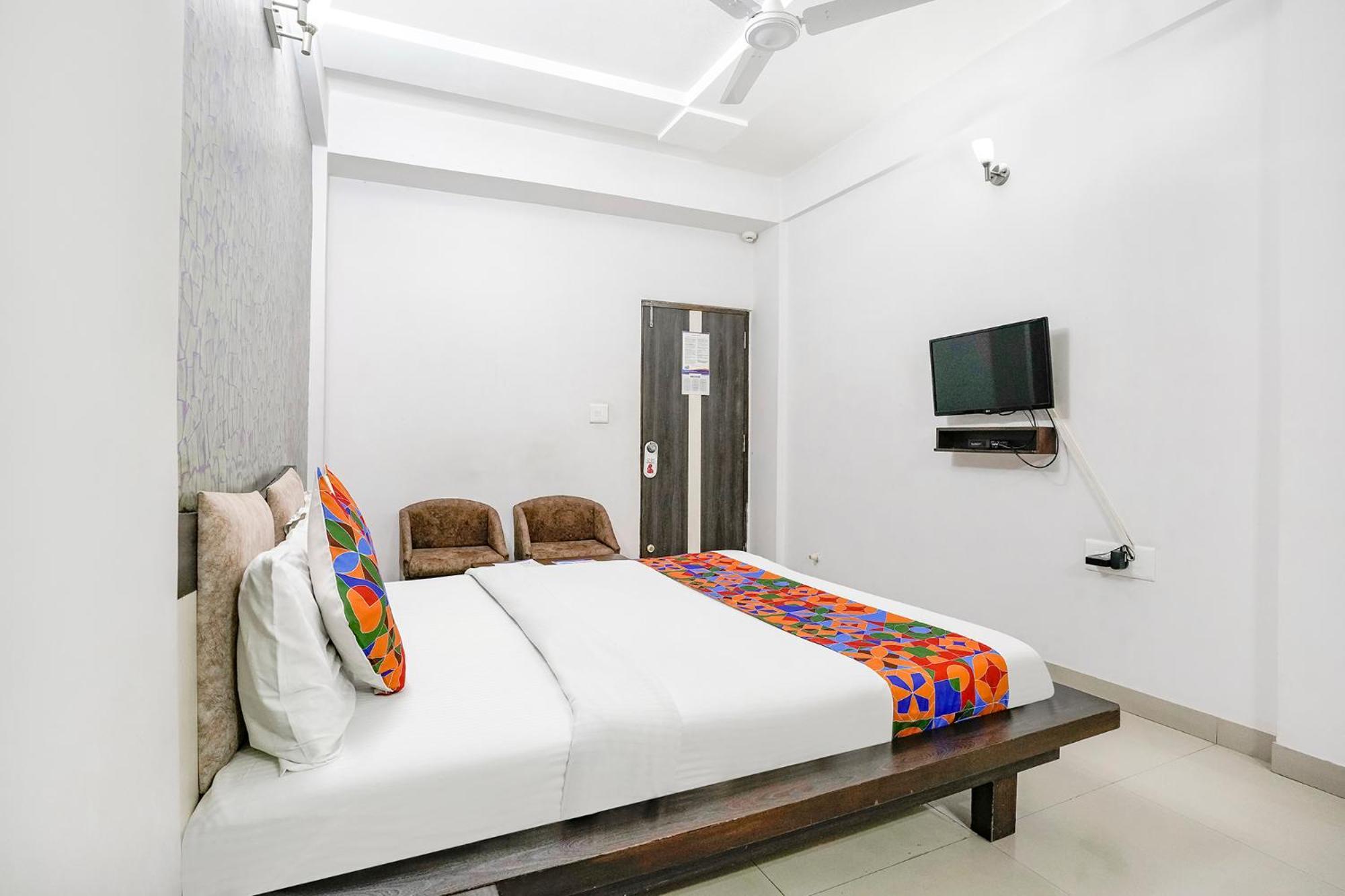 גנדהינאגר Fabhotel Skylon, Near Mahatma Mandir מראה חיצוני תמונה
