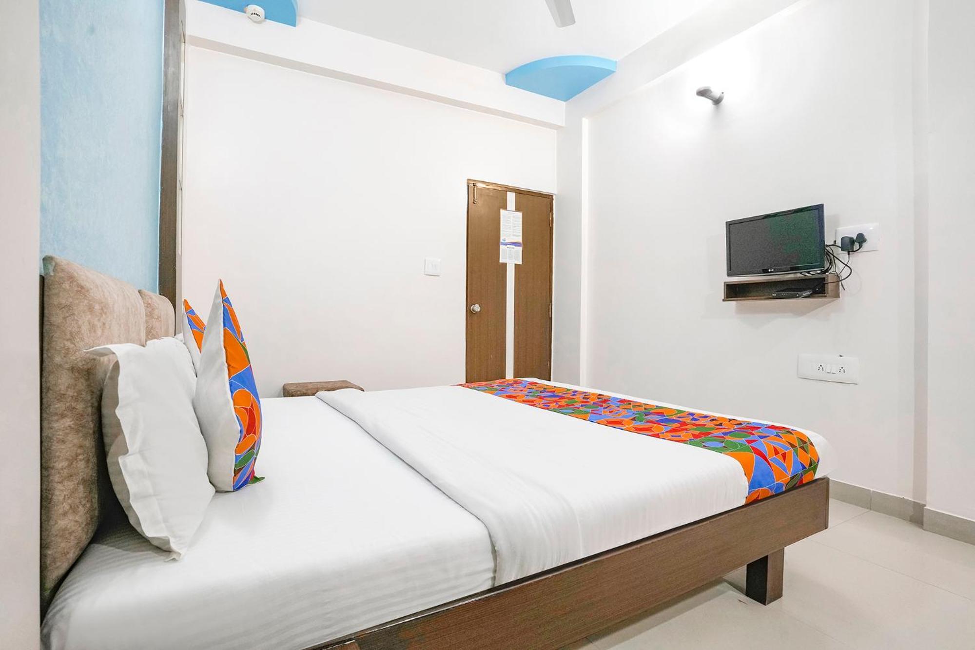 גנדהינאגר Fabhotel Skylon, Near Mahatma Mandir מראה חיצוני תמונה